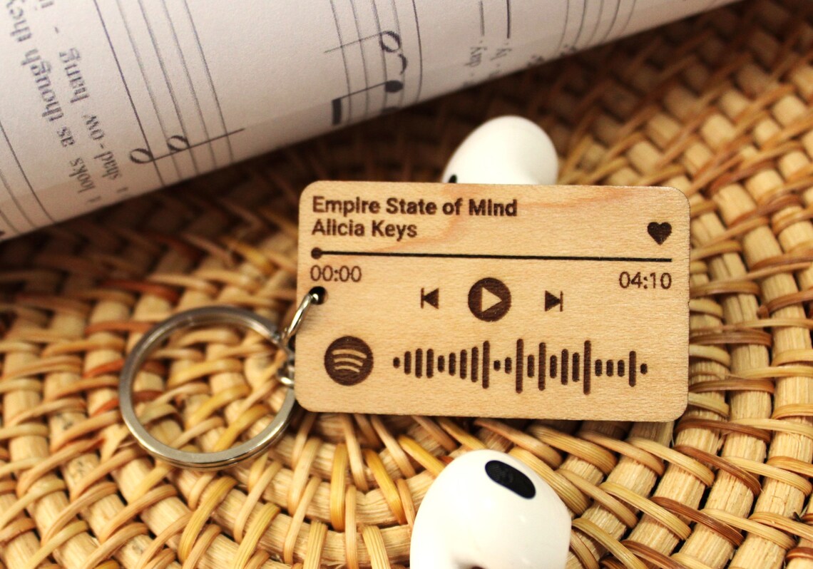 Spotify music Keychain Wood lover keyring custom personalized Kanye West Gift for him gift for Taylor playlist scannable player